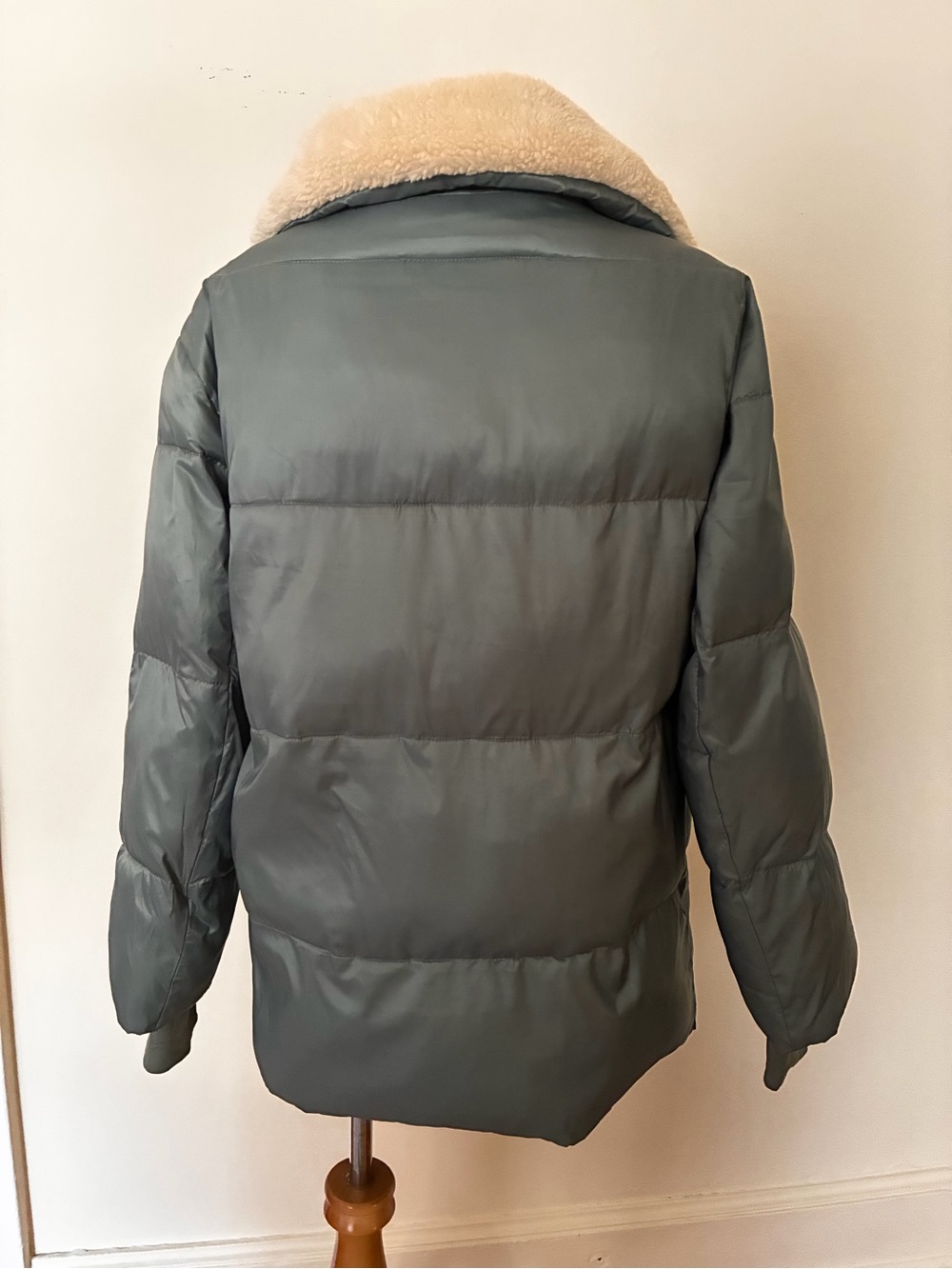 GAP Women's Oversized Puffer Sherpa Collar zip front coat XS - Picture 5 of 6